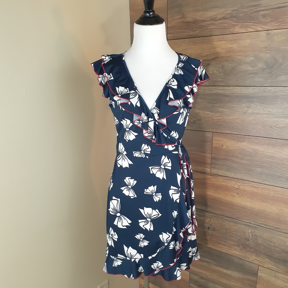 🎀Adorable🎀 Ruffled Faux Wrap Dress - Picture 8 of 8